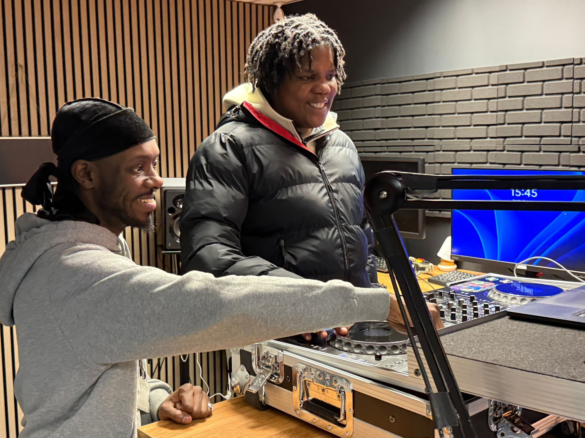 98bed305-82f1-4901-a415-168449951655