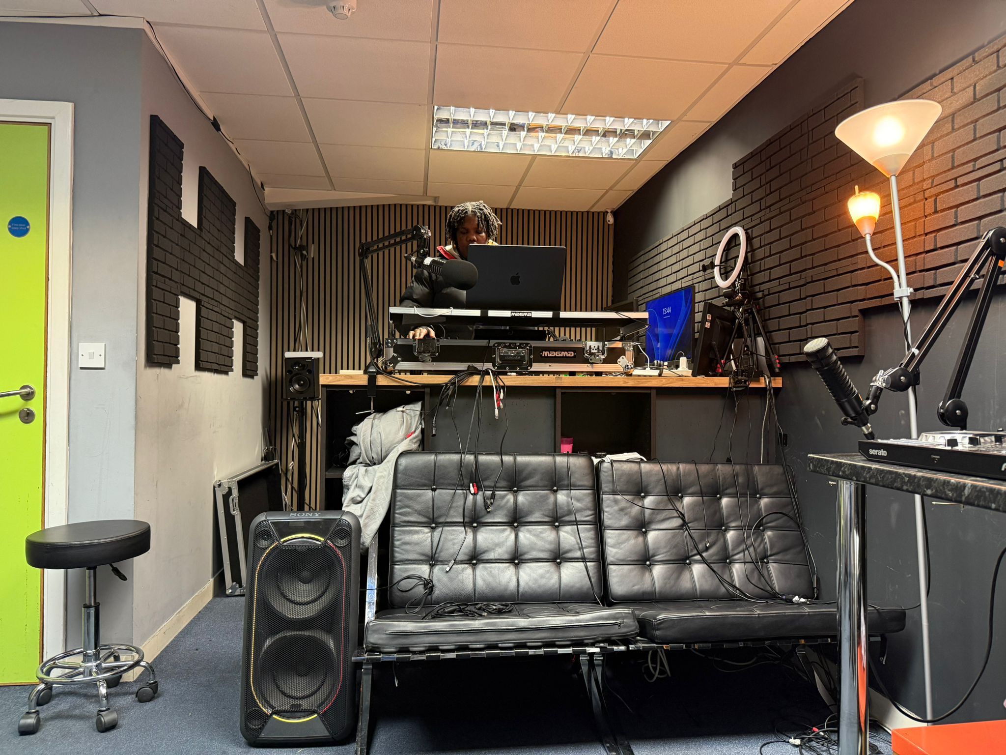 c0962e76-9ecf-4d4c-a9a1-2041b74886f4